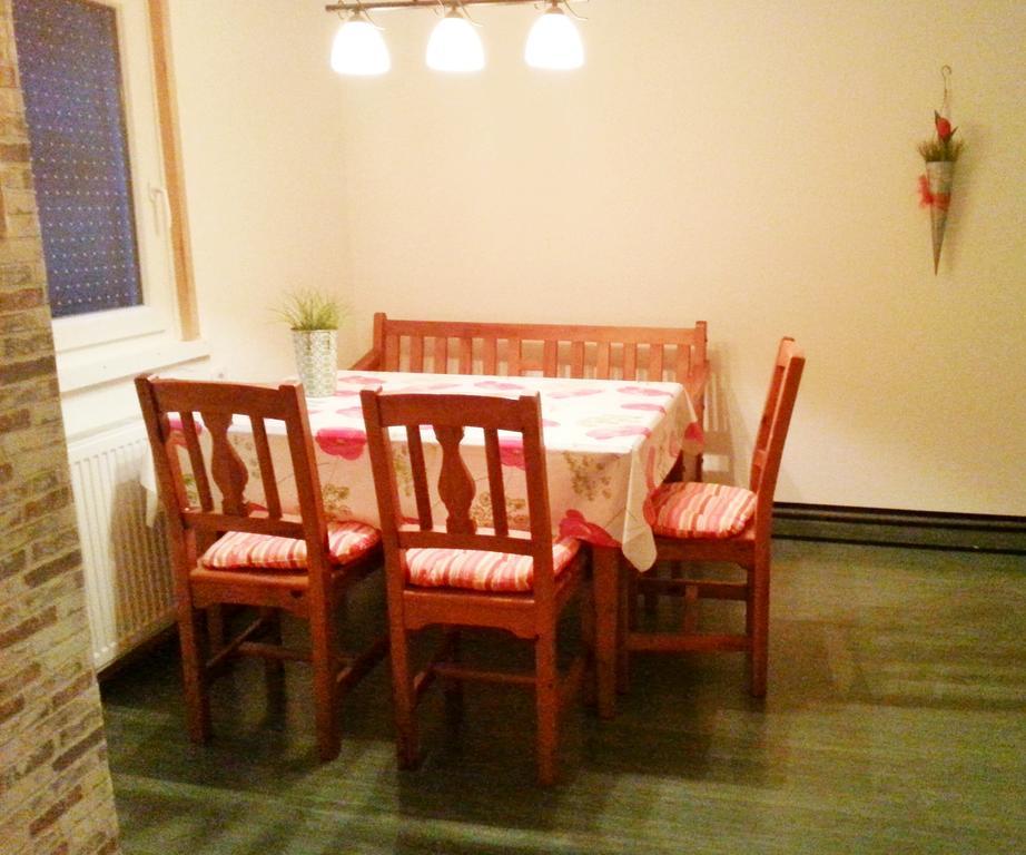 Ferienwohnung Am Nuerburgring 2.Og Adenau Bagian luar foto