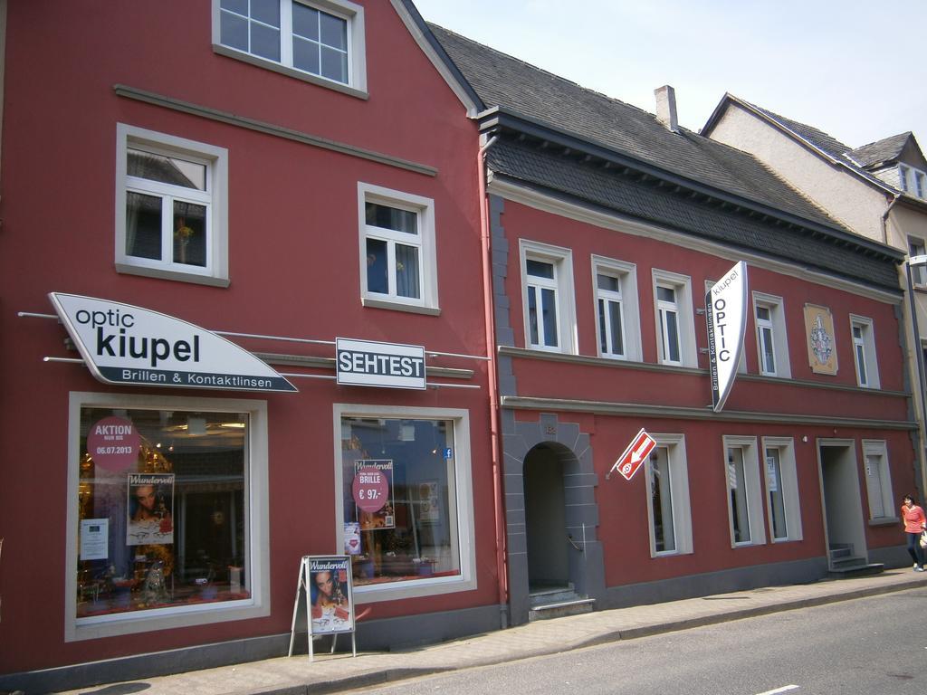 Ferienwohnung Am Nuerburgring 2.Og Adenau Bagian luar foto
